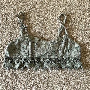 Tilly’s teal cropped bra top size medium cute texture & adjustable straps WORN